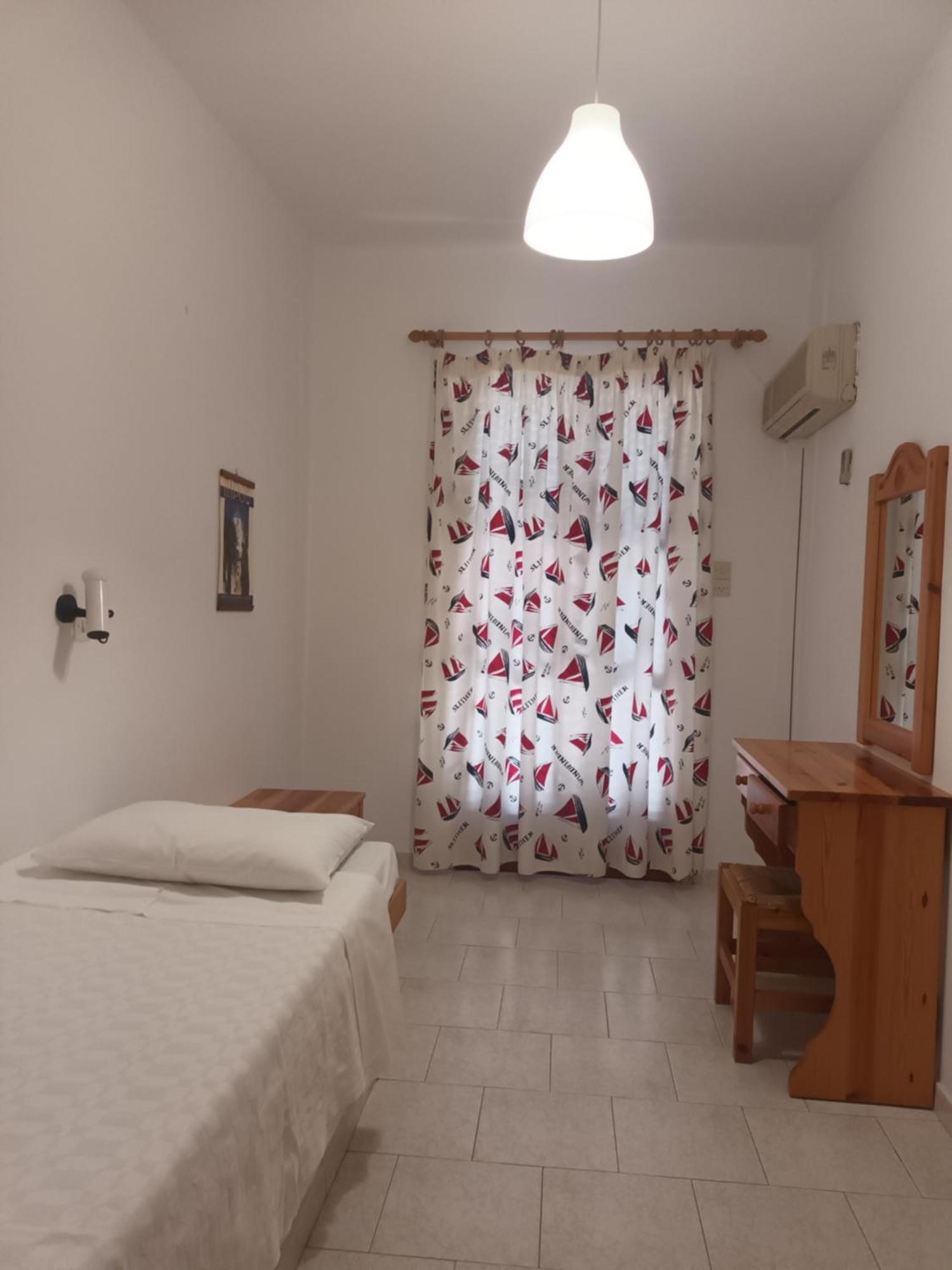Holidays In Paros Алікі Екстер'єр фото
